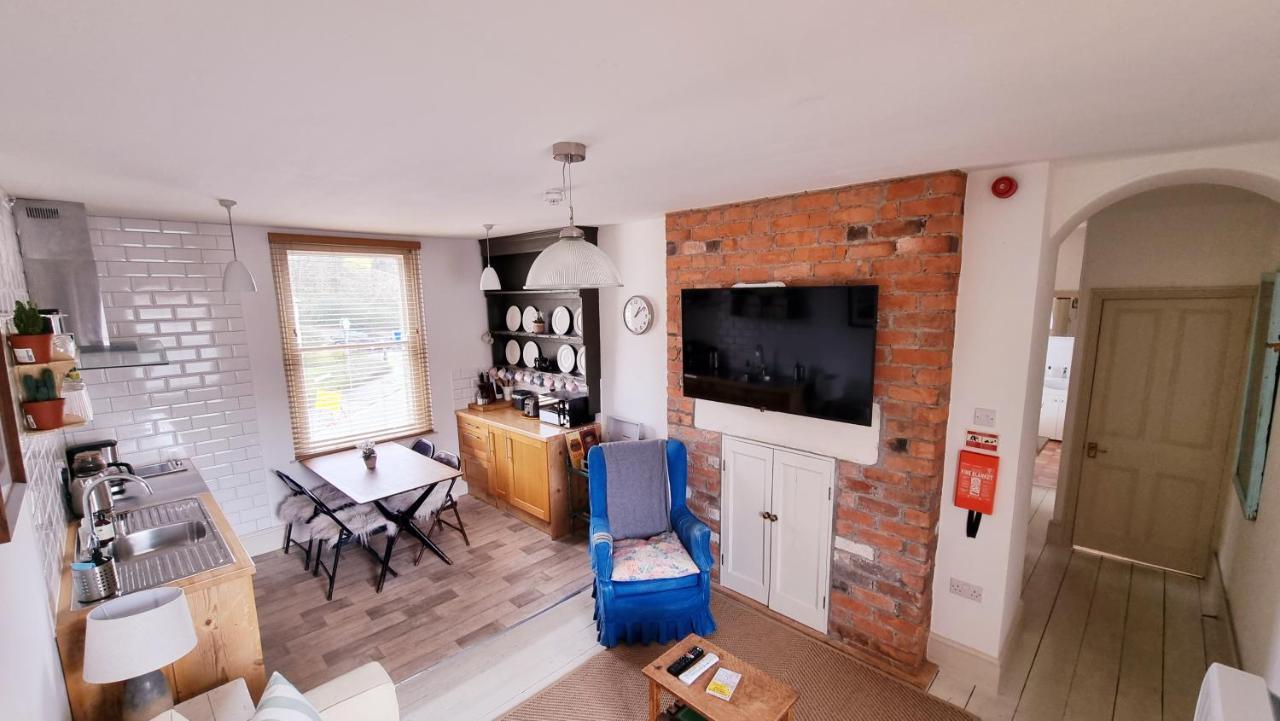 Stylish Town Centre Apartments Nailsworth Bagian luar foto